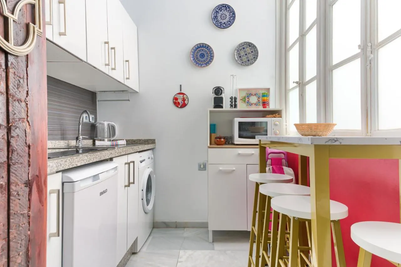 Holidays2Malaga Calle Nueva 2 Bedrooms High Speed Wifi 0*, Malaga