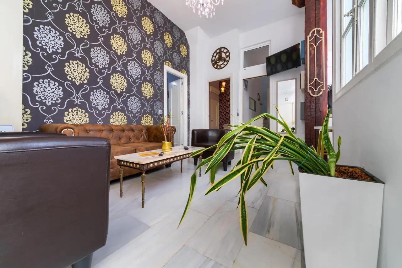 Holidays2Malaga Calle Nueva 2 Bedrooms High Speed Wifi 0*,  Spagna